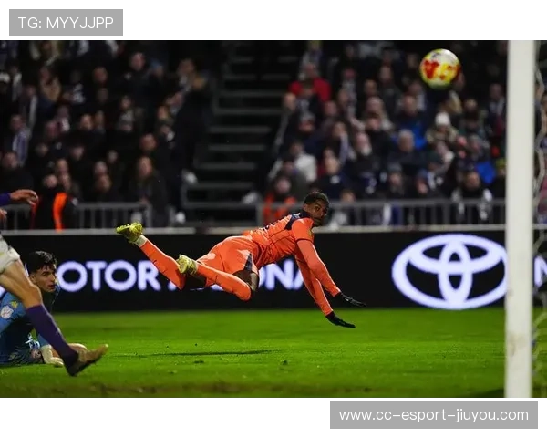 巴萨推进买断英超神锋！但1400万薪资得降，他愿意？，巴萨卖掉的巨星